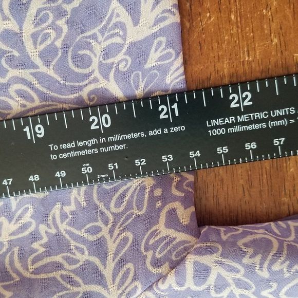 Banana Republic Sheer Violet Print Top 3/4 Sleeves and Banded Bottom Size Medium - Picture 10 of 15